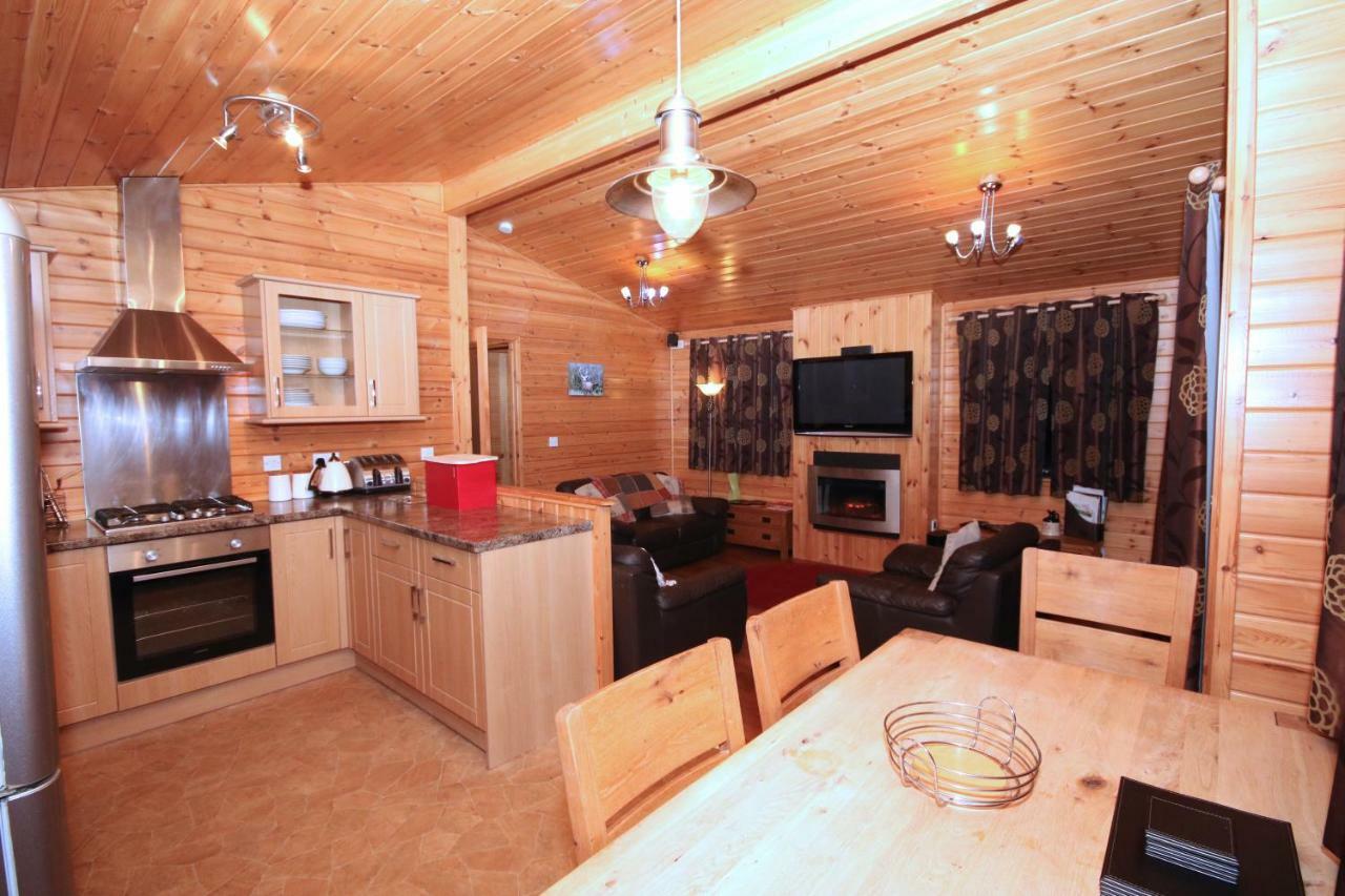 Balquhidder Braes Holiday Park Lodges, Mostly With Hot Tubs And Pet Friendly, Ev Facilities Лохернхед Экстерьер фото